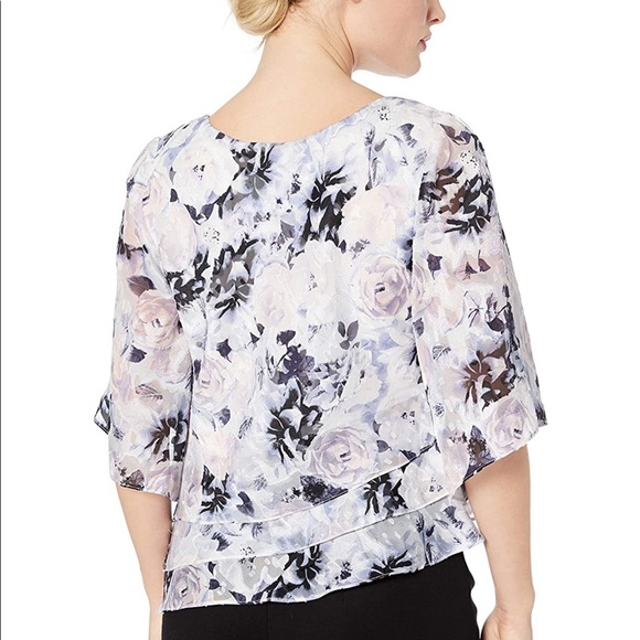 NWT in online pkg flutter blouse 3/4 sleeve floral - Picture 2 of 5